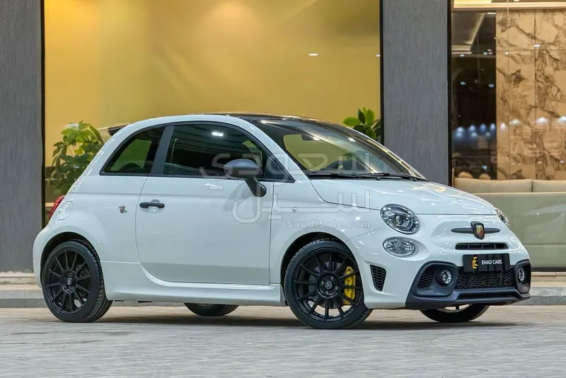 2024 فيات ابارث 695 كومبيتيزيون