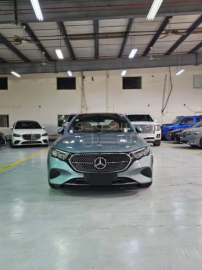 2025 مرسيدس - بنز إي 200