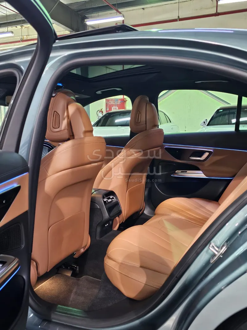 2025 مرسيدس - بنز إي 200