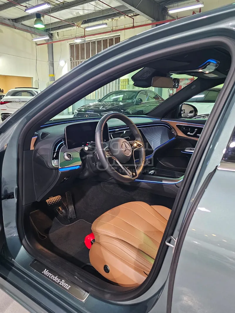 2025 مرسيدس - بنز إي 200