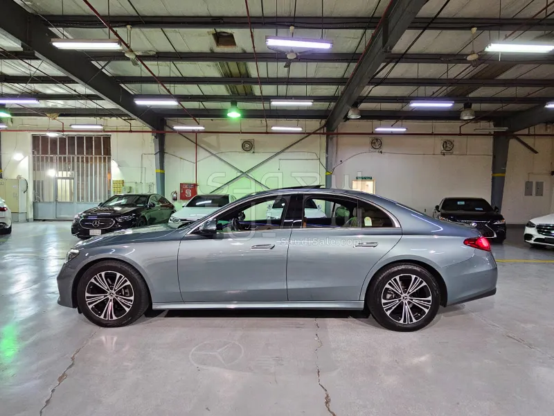 2025 مرسيدس - بنز إي 200