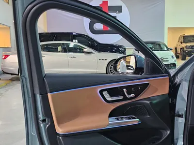 2025 مرسيدس - بنز إي 200