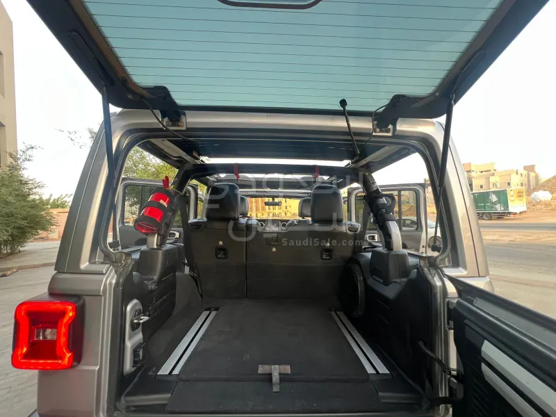 2019 جييب رانجلر نايت ايجل