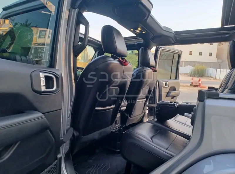 2019 جييب رانجلر نايت ايجل