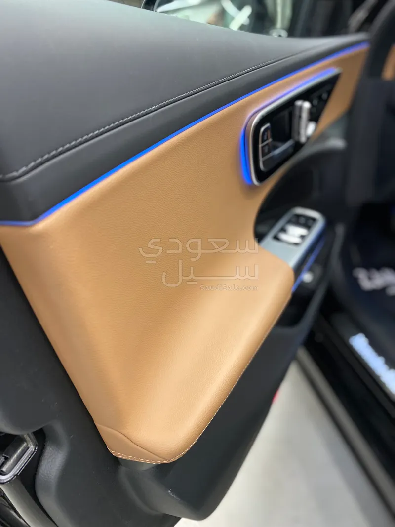 2025 مرسيدس - بنز إي 200