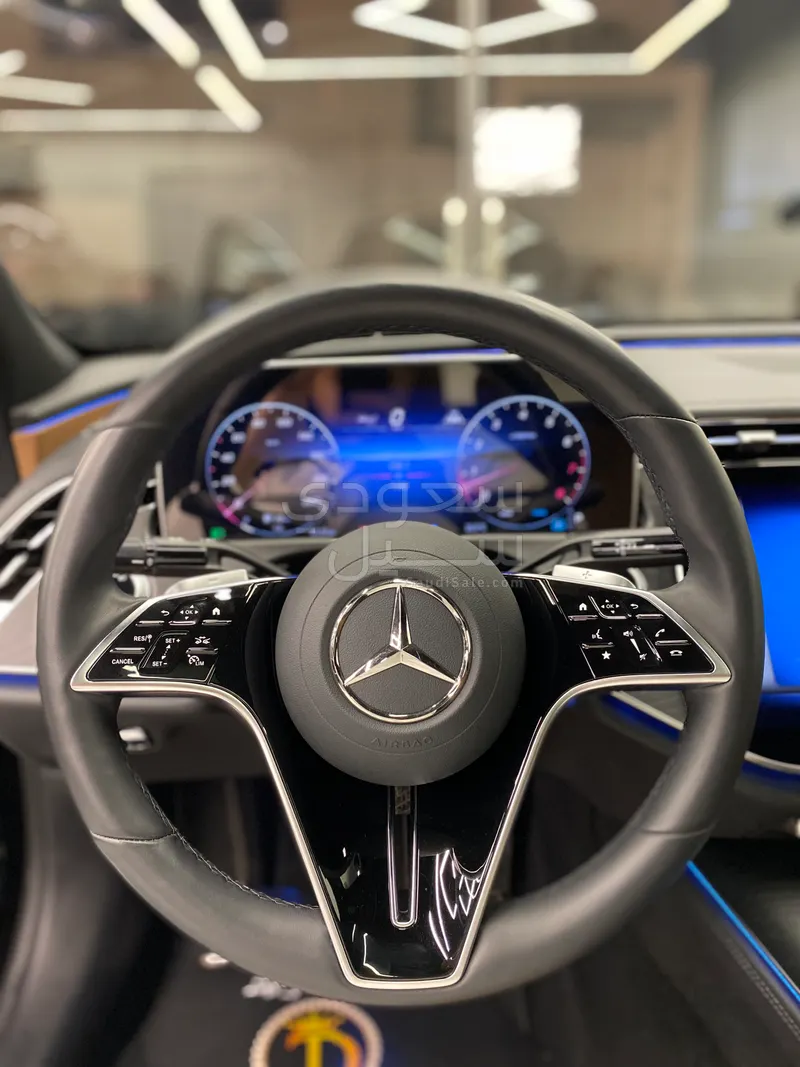 2025 مرسيدس - بنز إي 200