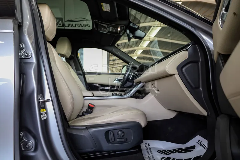 2020 لاند روفر رينج روفر فيلار فيلار