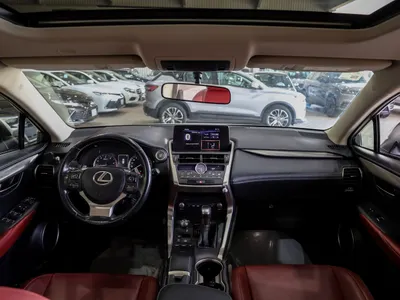 2020 لكزس إن إكس 300