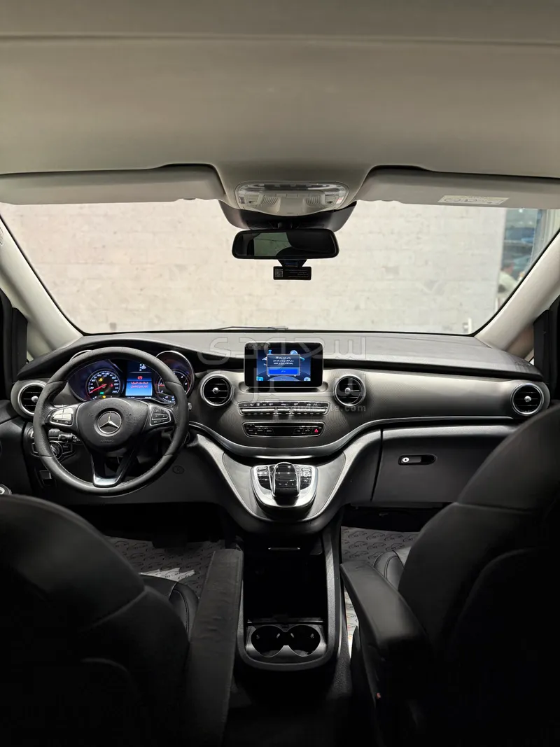 2015 مرسيدس - بنز في 220