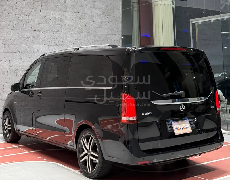 2015 مرسيدس - بنز في 220