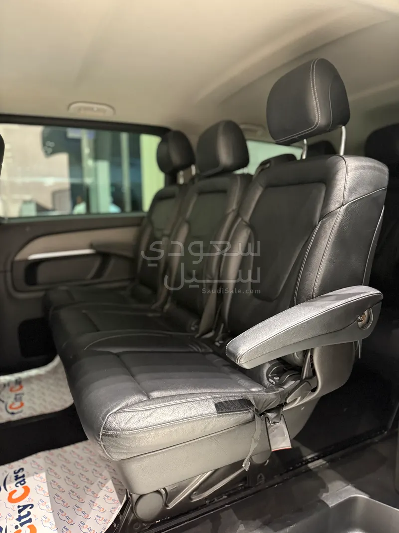 2015 مرسيدس - بنز في 220