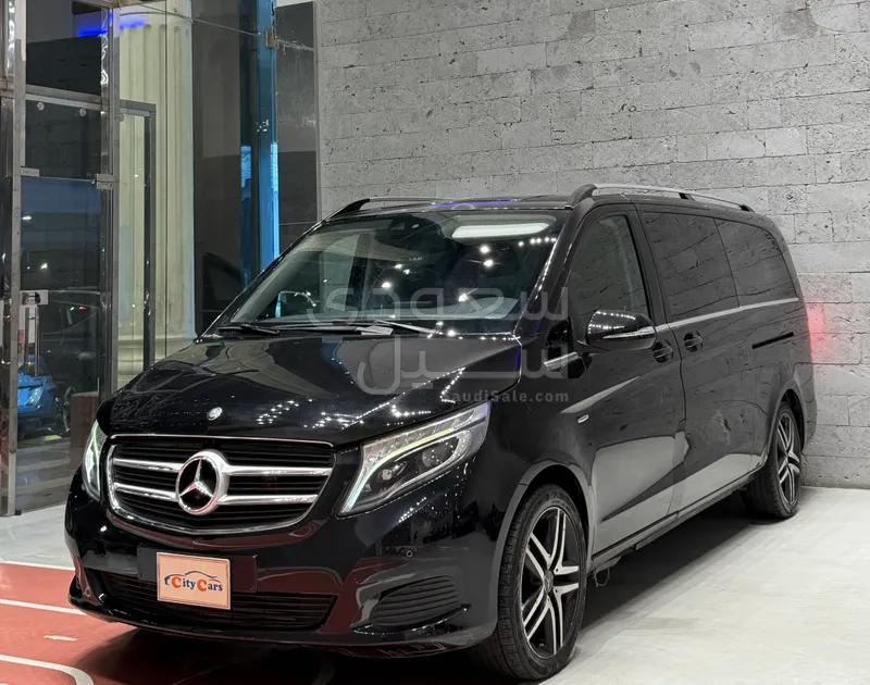 2015 مرسيدس - بنز في 220