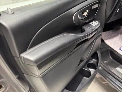 2015 مرسيدس - بنز في 220