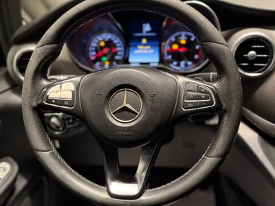 2015 مرسيدس - بنز في 220