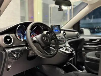 2015 مرسيدس - بنز في 220