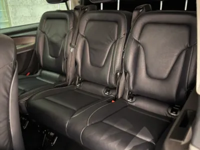 2015 مرسيدس - بنز في 220