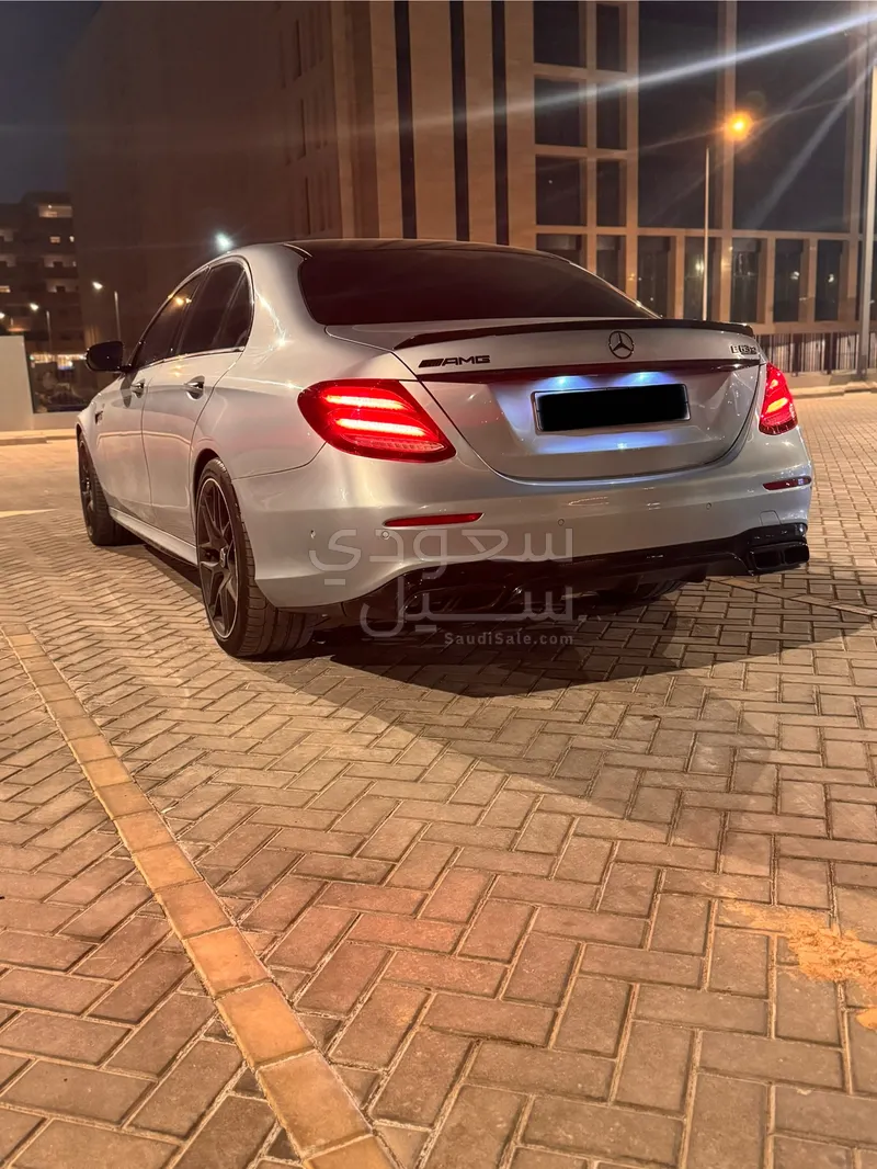 2017 مرسيدس - بنز إي 300