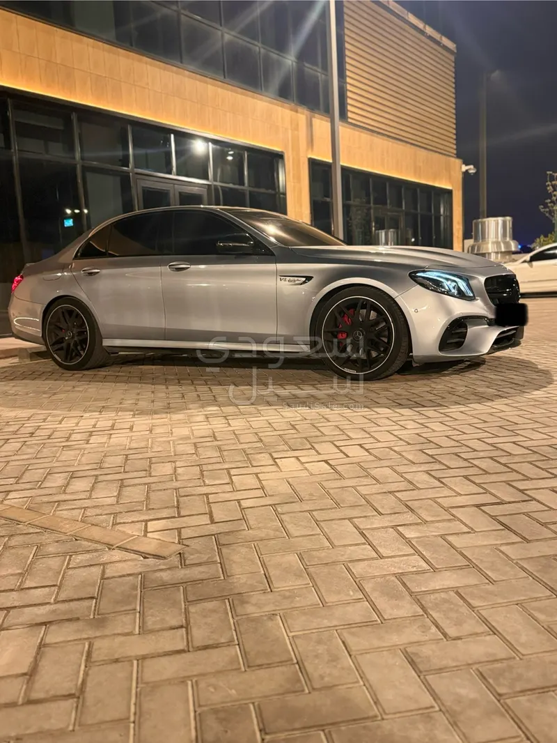 2017 مرسيدس - بنز إي 300