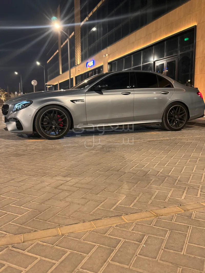 2017 مرسيدس - بنز إي 300