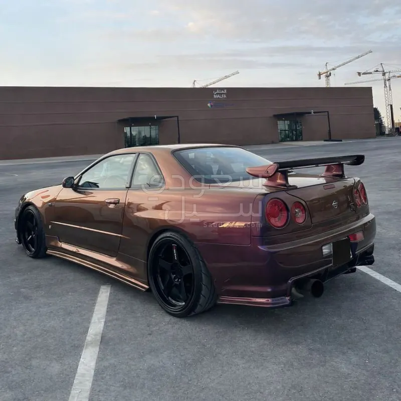 2002 نيسان سكاي لاين