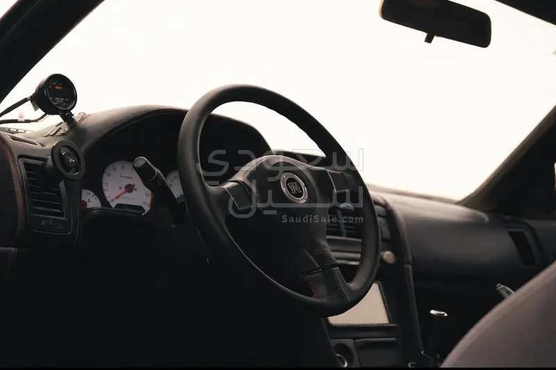 2002 نيسان سكاي لاين