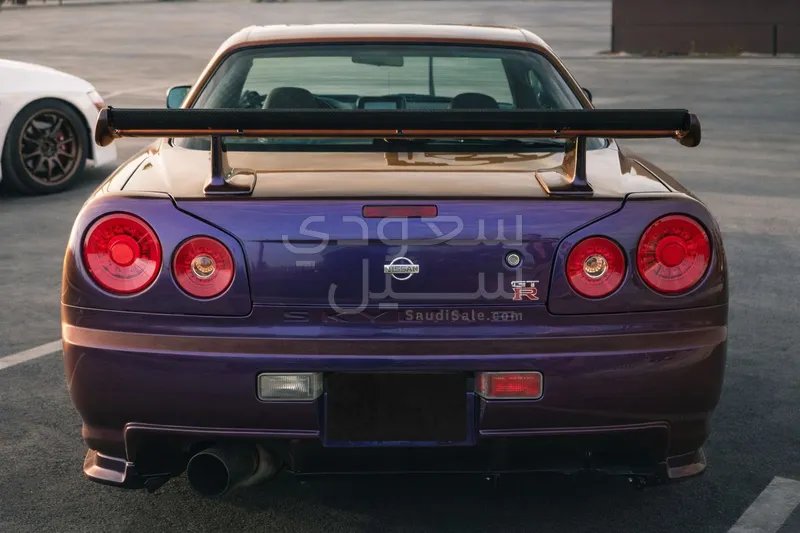 2002 نيسان سكاي لاين