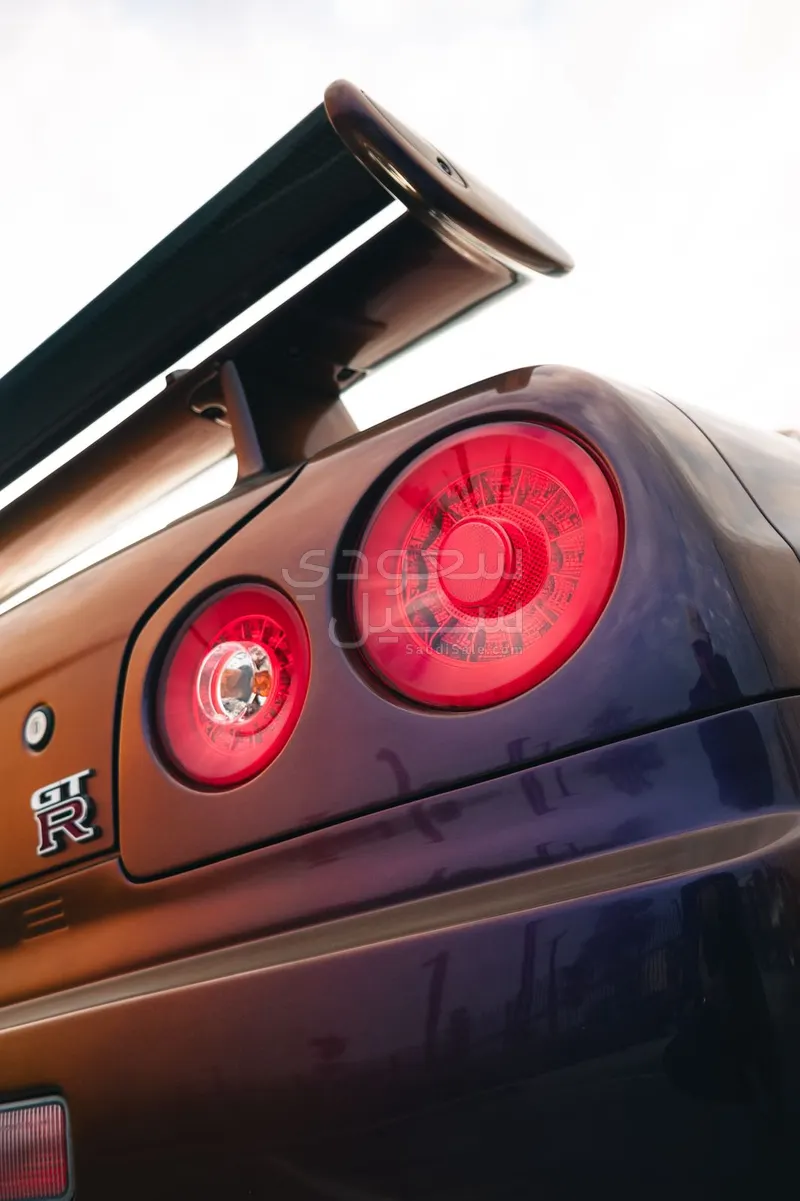 2002 نيسان سكاي لاين