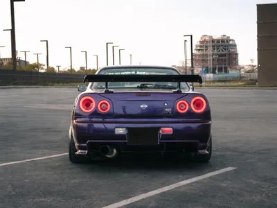 2002 نيسان سكاي لاين