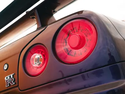 2002 نيسان سكاي لاين