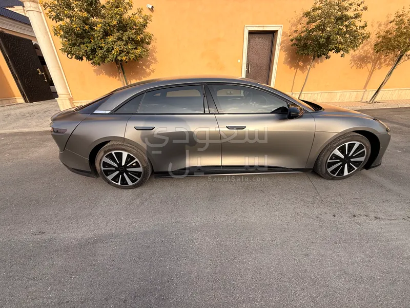 2024 لوسيد اير بيور