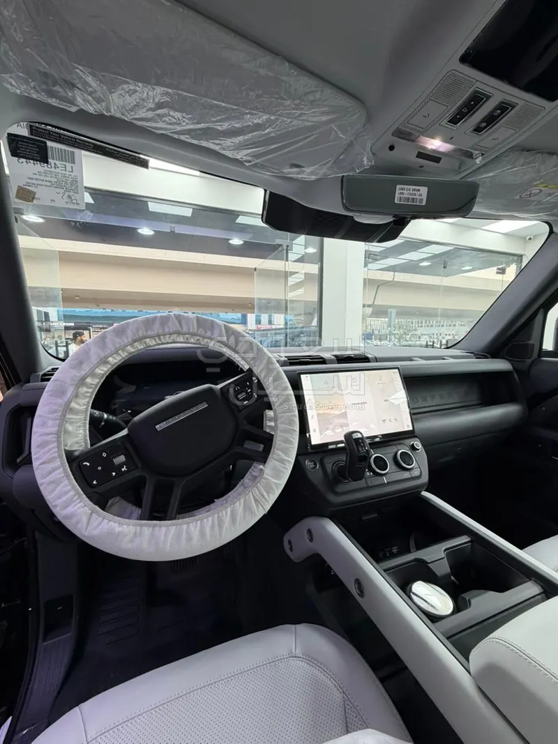 2026 لاند روفر ديفيندر 110