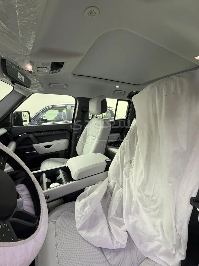 2026 لاند روفر ديفيندر 110