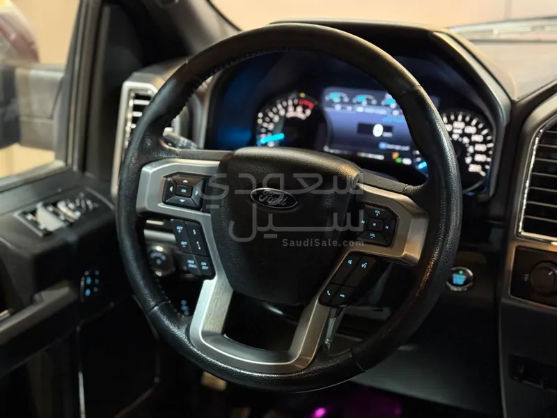 2016 فورد اف 150 بلاتينيوم