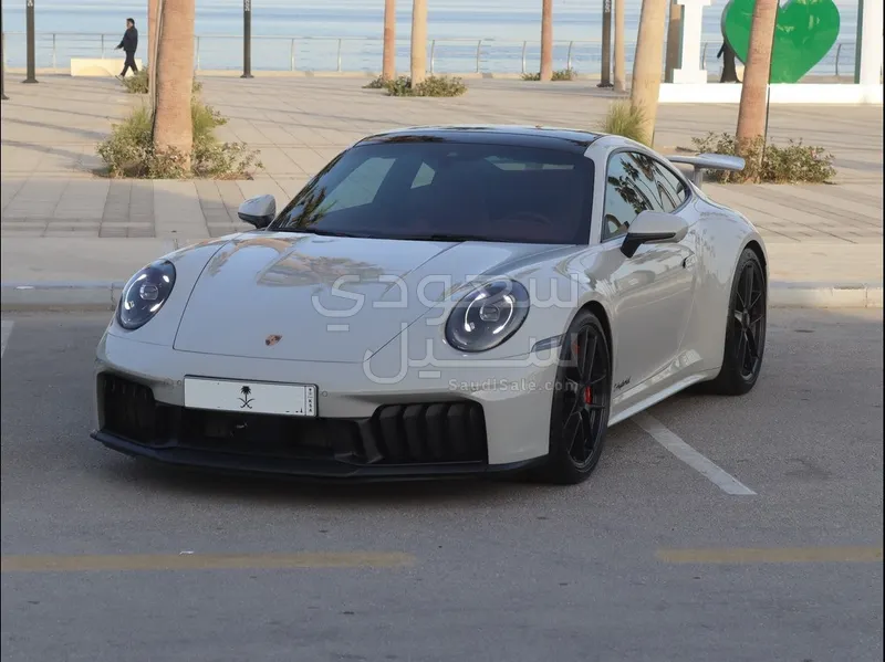 2025 بورش 911 كاريرا 4 جي تي اس