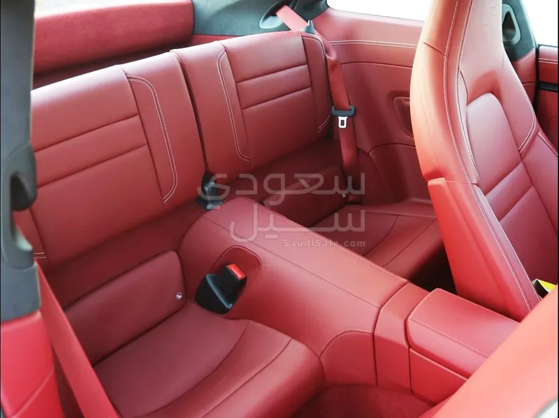 2025 بورش 911 كاريرا 4 جي تي اس