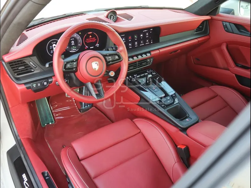 2025 بورش 911 كاريرا 4 جي تي اس