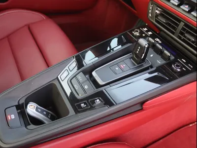 2025 بورش 911 كاريرا 4 جي تي اس