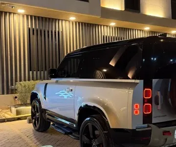 2021 لاند روفر ديفيندر اكس