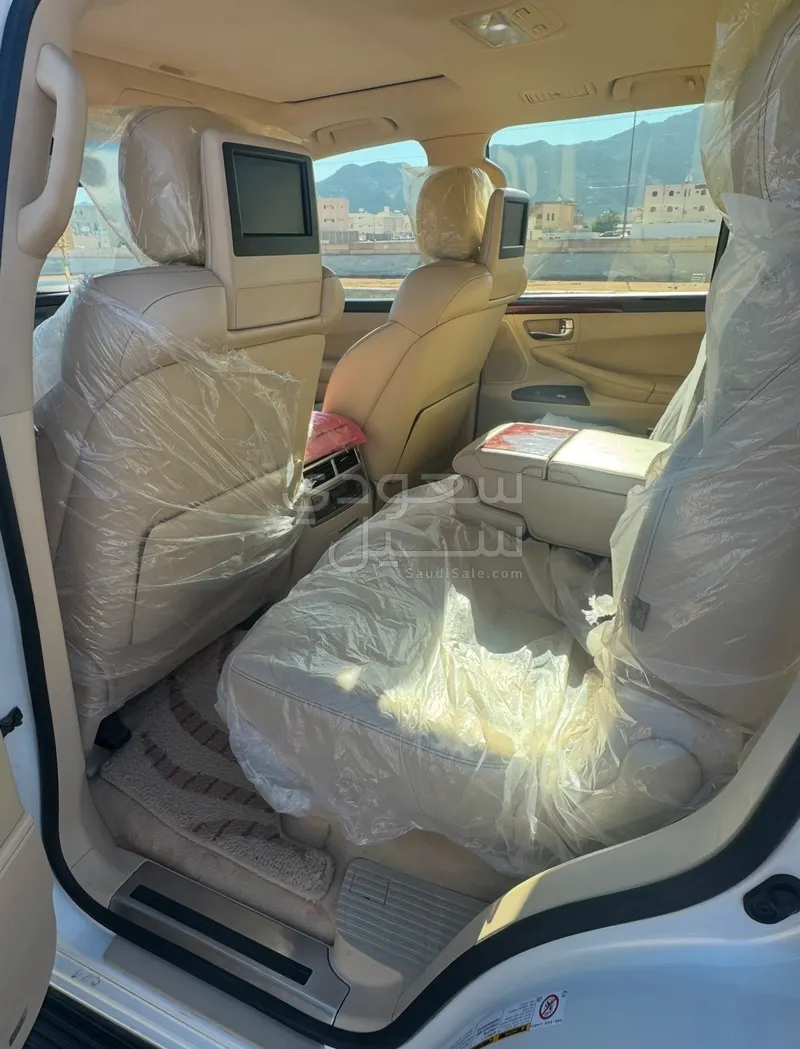 2015 لكزس إل إكس 570 اس