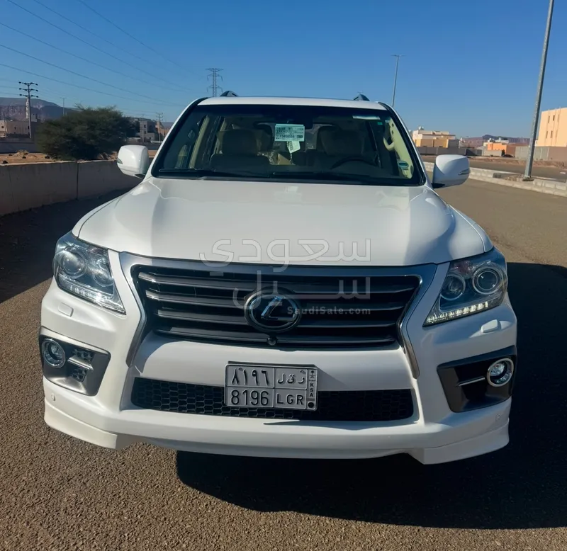 2015 لكزس إل إكس 570 اس