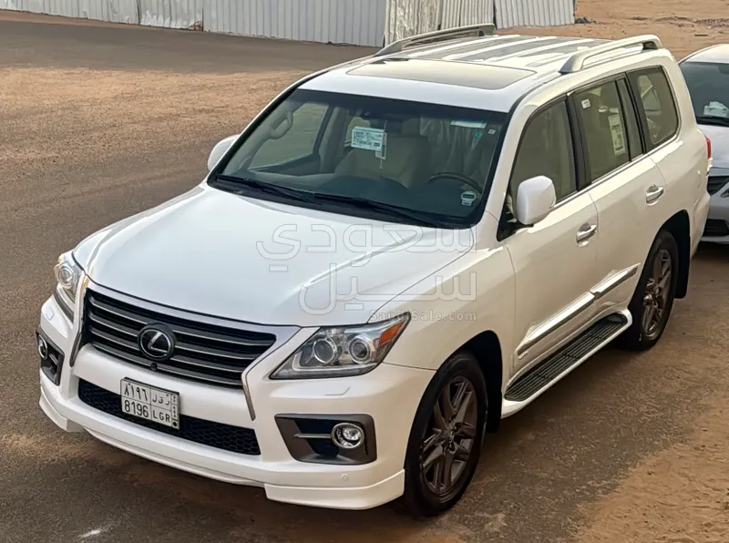 2015 لكزس إل إكس 570 اس