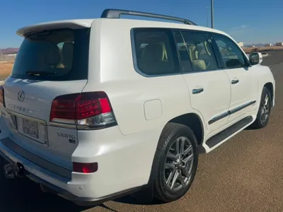 2015 لكزس إل إكس 570 اس