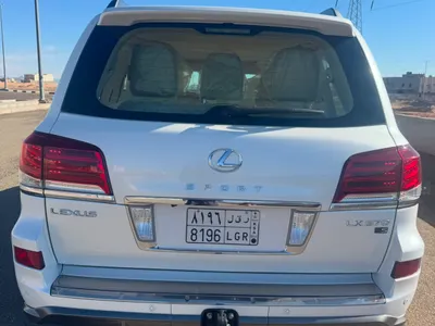 2015 لكزس إل إكس 570 اس