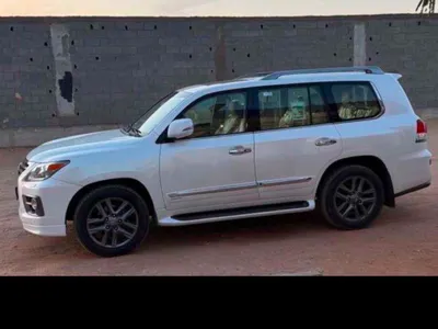 2015 لكزس إل إكس 570 اس