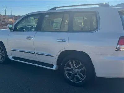 2015 لكزس إل إكس 570 اس