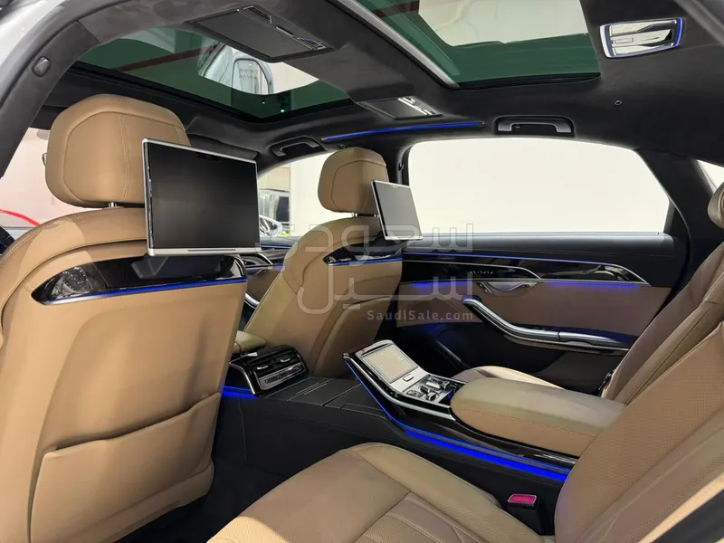 2019 اودي اي 8 ال