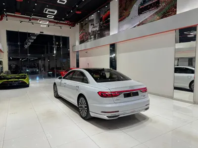 2019 اودي اي 8 ال