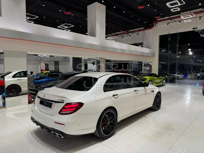 2019 مرسيدس - بنز إي 63إس أي إم جي