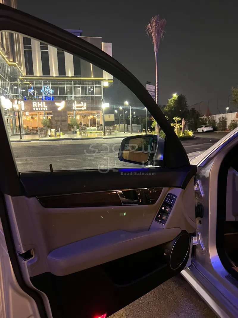 2008 مرسيدس - بنز سي 63 أي إم جي