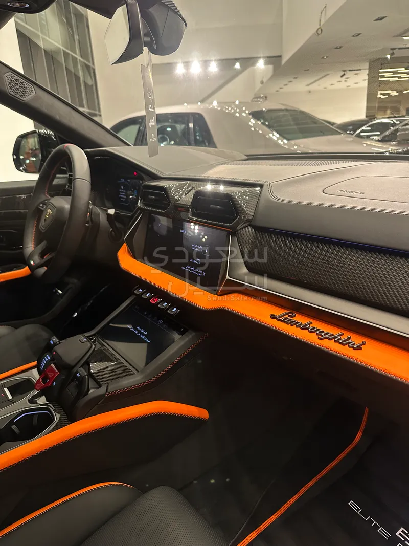 2025 لمبرجيني اوروس